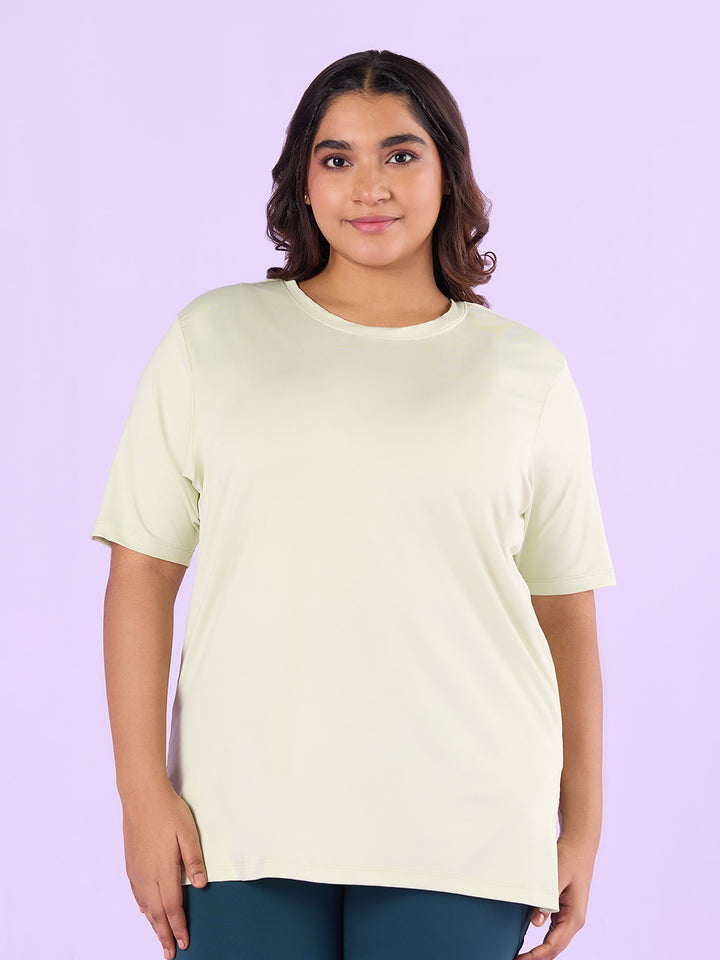 Offwhite Stretchable T-Shirt With Pockets