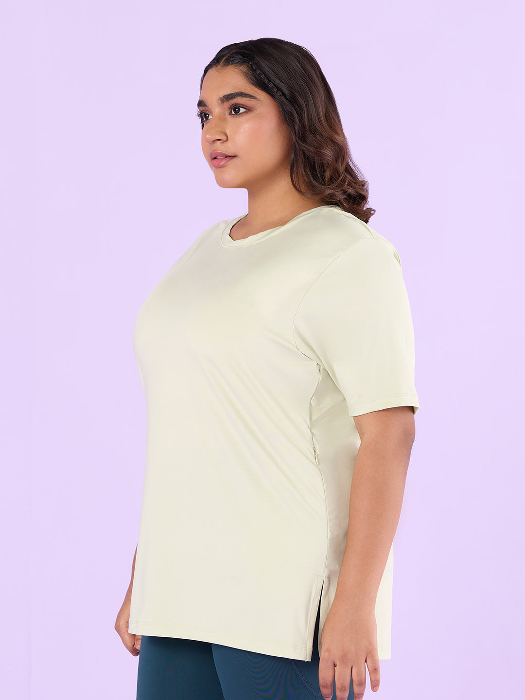 Offwhite Stretchable T-Shirt With Pockets