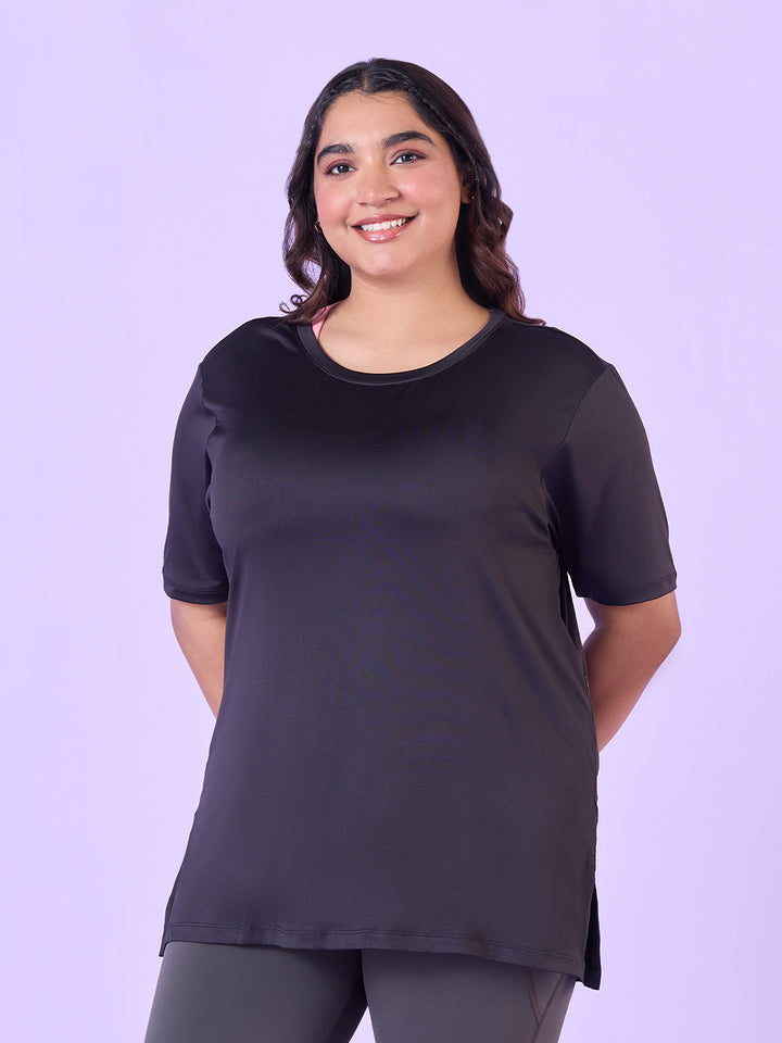 Black Stretchable T-Shirt With Pockets