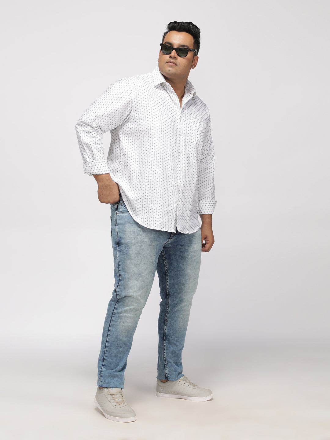 PLUS SIZE MEN’S STRETCHABLE ZACH FIT JEANS –TINTED FROST WASH | XL-7XL