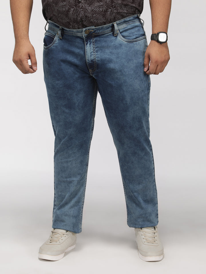 PLUS SIZE MEN’S STRETCHABLE ZACH FIT JEANS – MEDIUM CLOUD BLUE WASH | XL-7XL